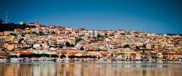 Апартаменты Casa Peppina Сант-Антиоко Экстерьер фото